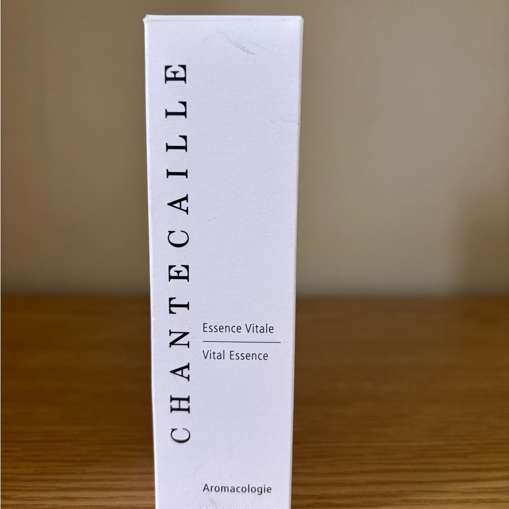 Chantecaille Essence Vitale - Elegant White